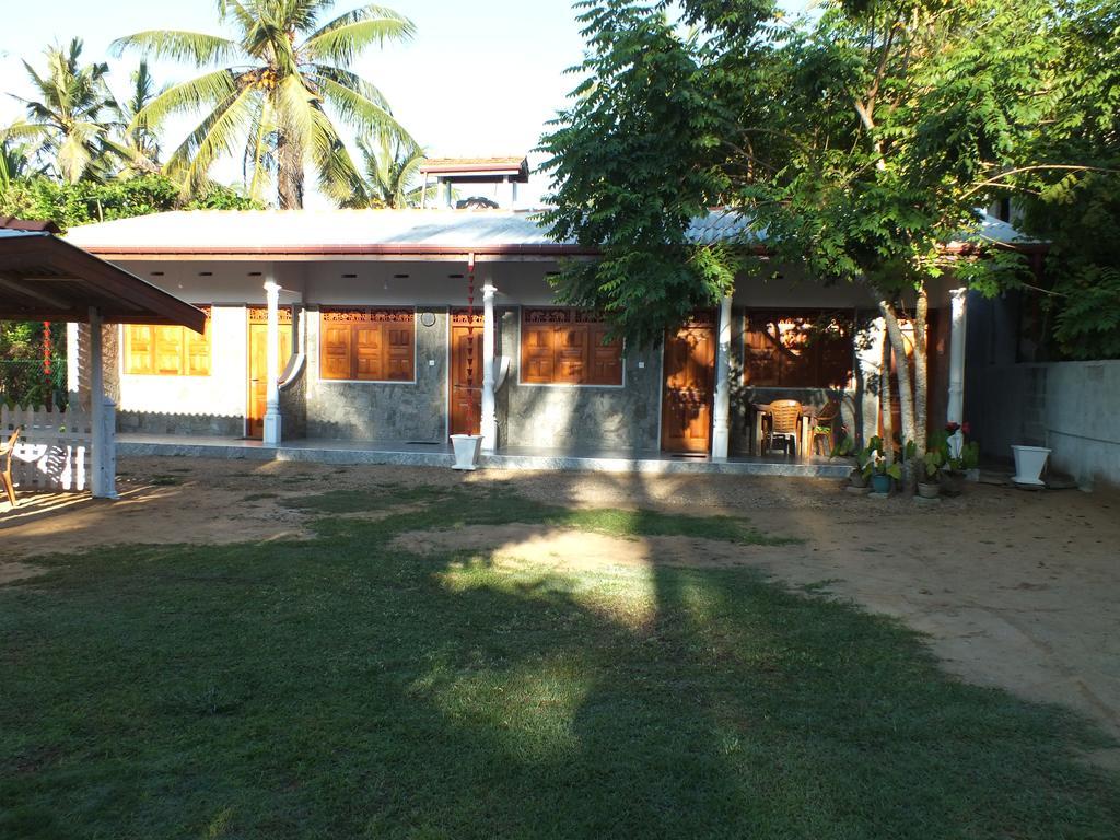 Beach Corner Hotel Weligama Eksteriør billede