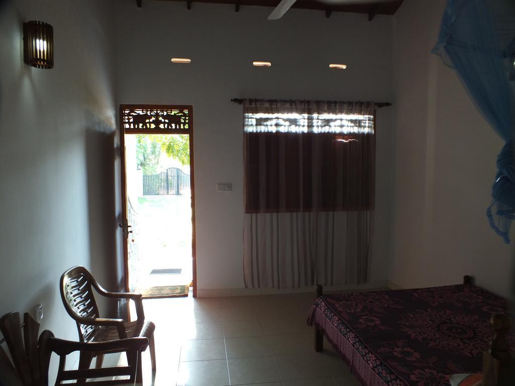 Beach Corner Hotel Weligama Værelse billede