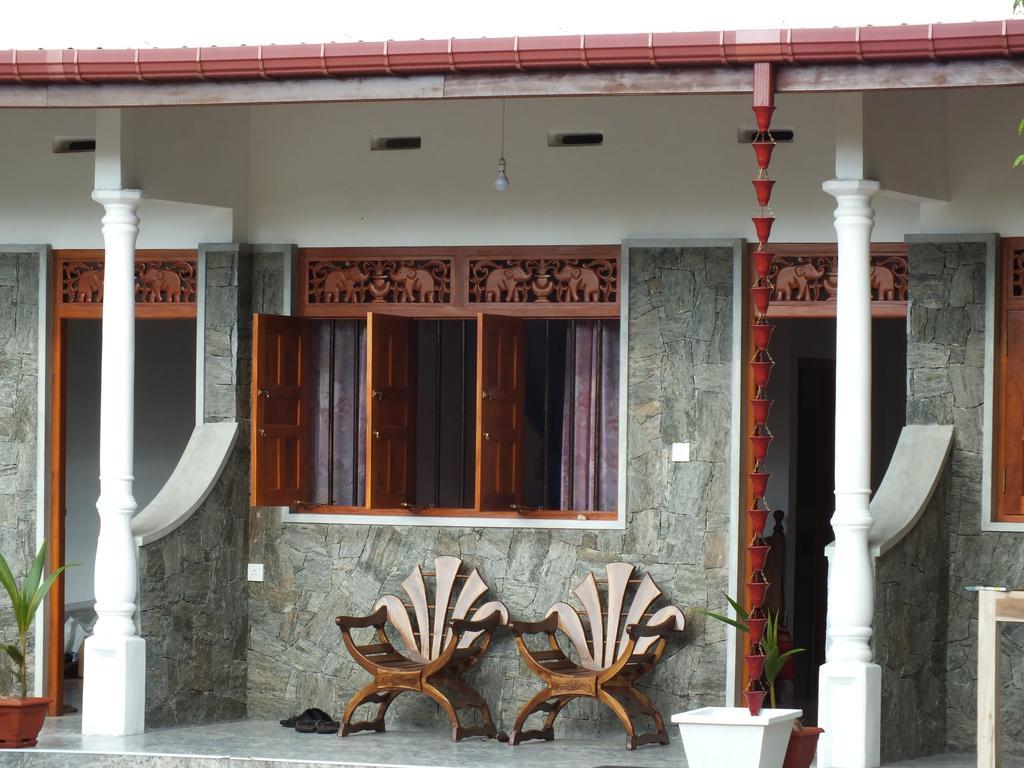 Beach Corner Hotel Weligama Eksteriør billede