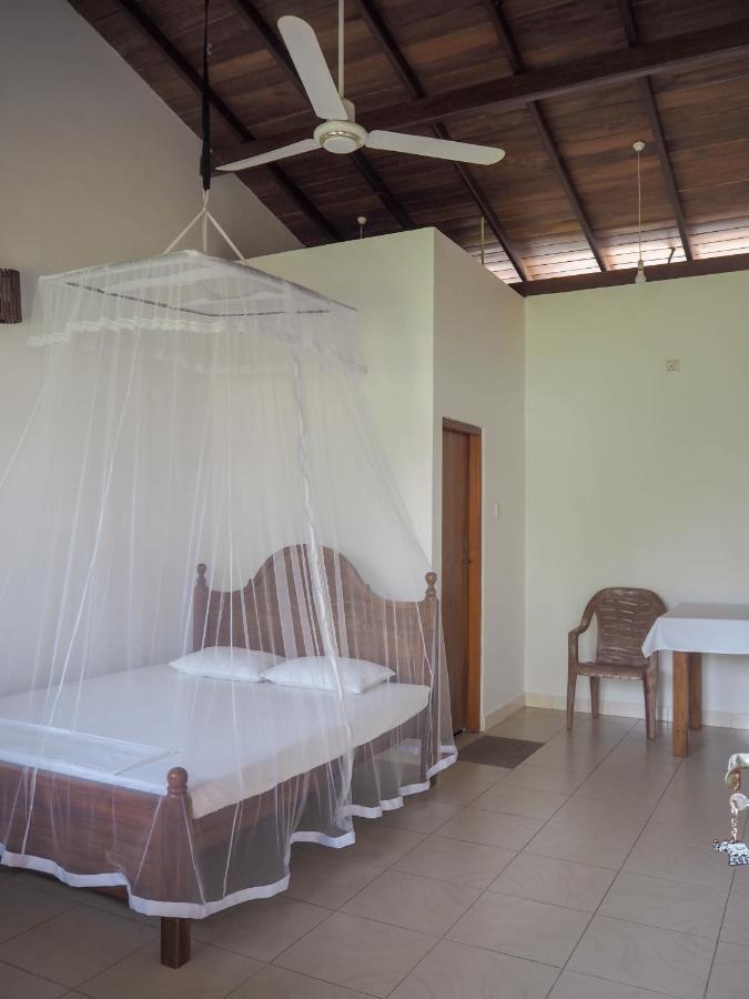 Beach Corner Hotel Weligama Eksteriør billede